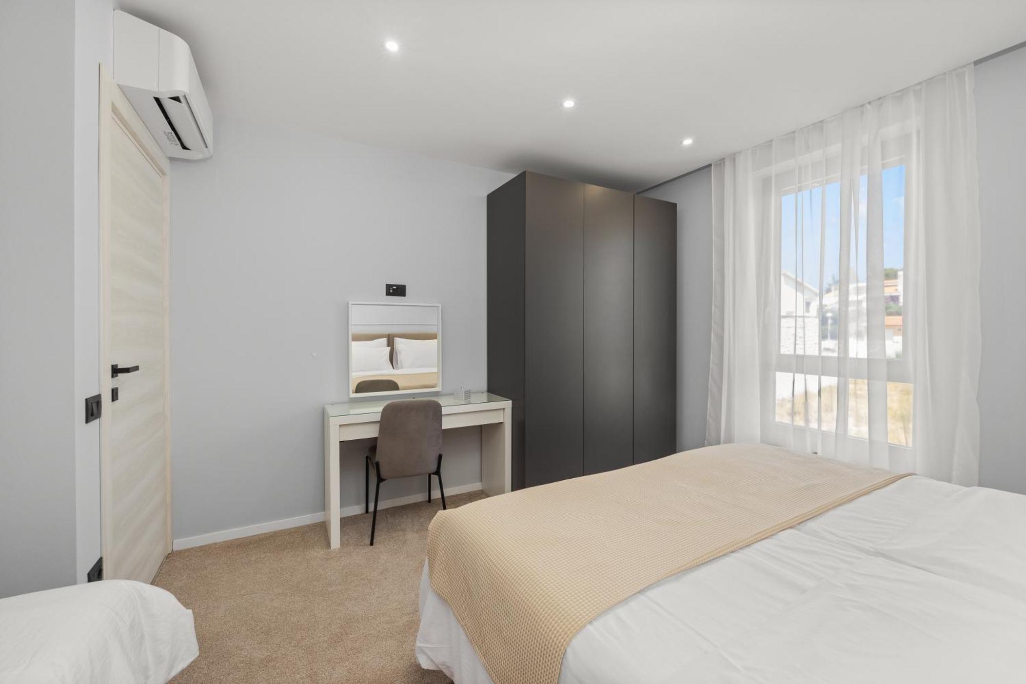 Pollentia Apartment *